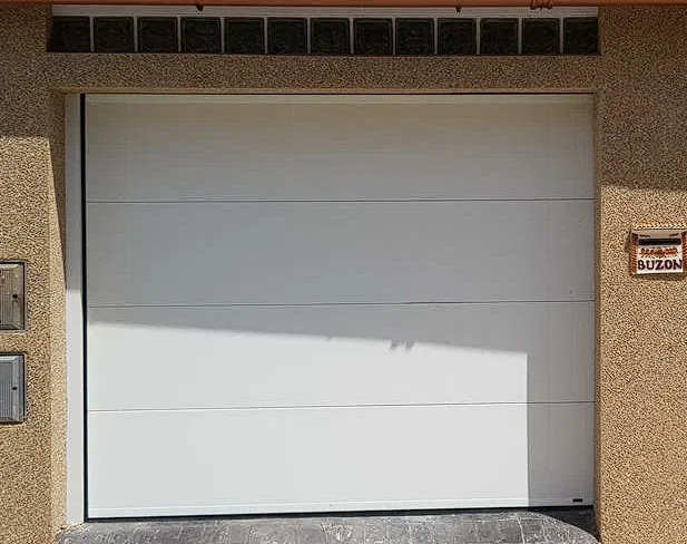Puertas seccionales en lima peru